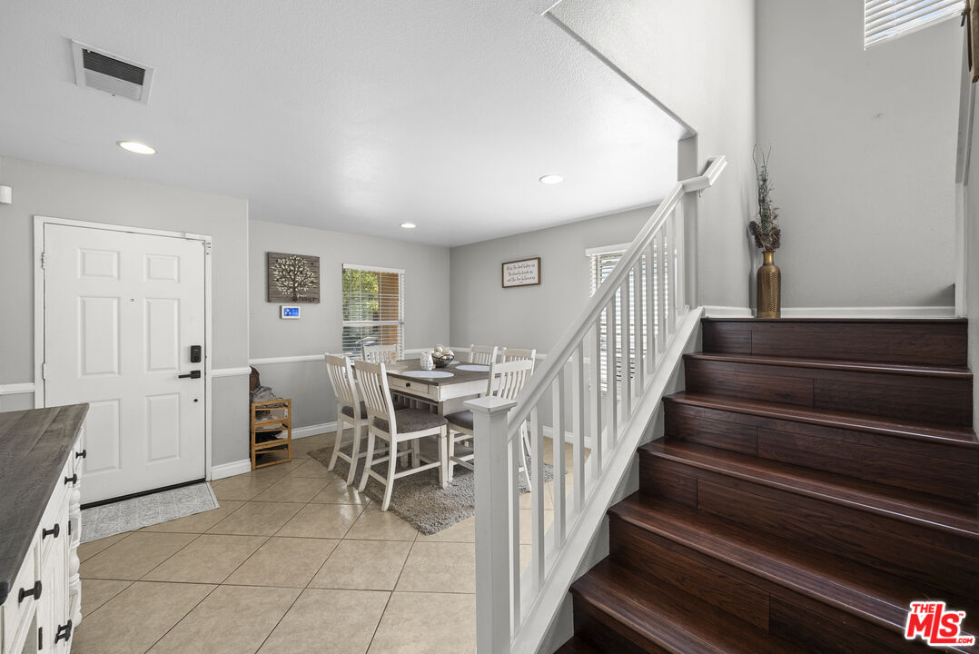 40335 Reata Road Palmdale, CA 93550 - Photo 5 of 37 a view of entryway and hall