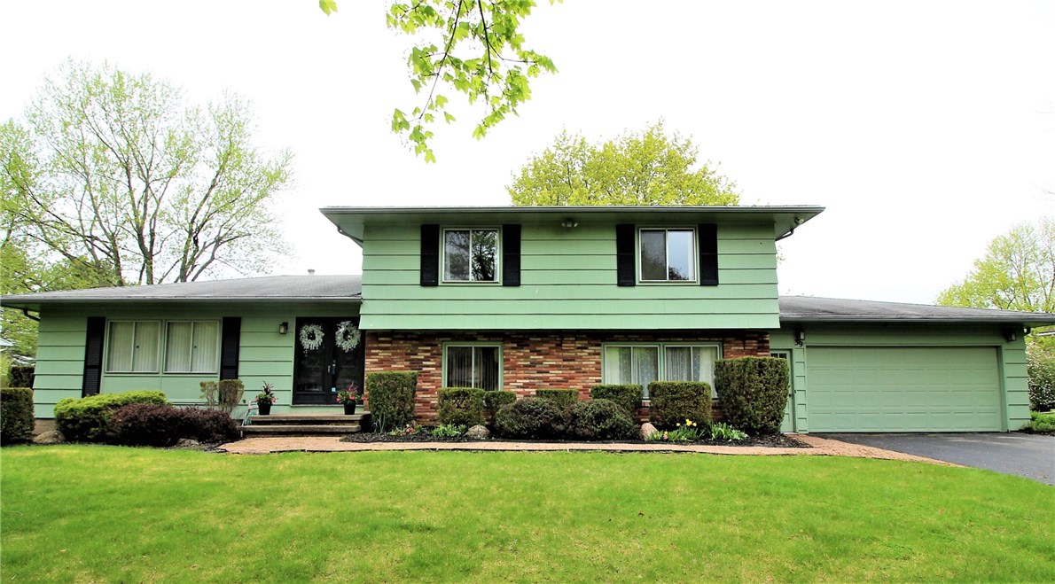 39 Hallmark Road Penfield, NY 14625 - Photo 1 of 1