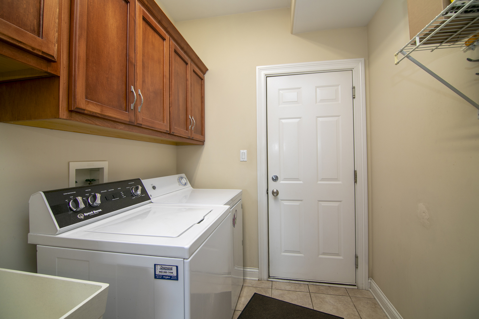 318 Maple Street Beecher, IL 60401 - Photo 8 of 27 a utility room with dryer and washer