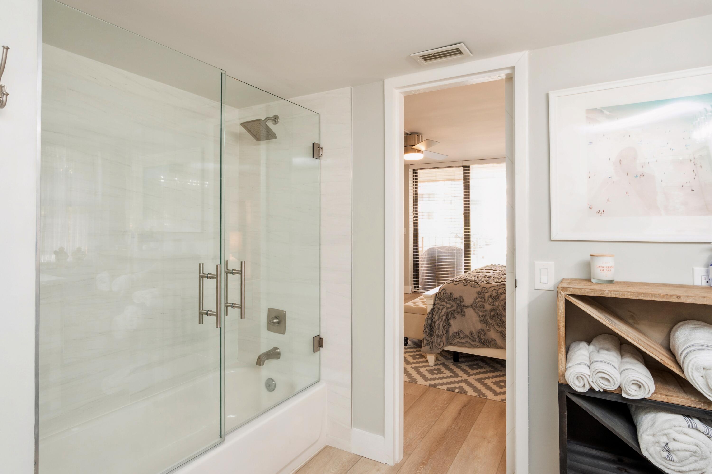 3200 South Ocean Boulevard, Unit B104 Palm Beach, FL 33480 - Photo 13 of 24 15_104B_13001_PrimaryBathroom_HiRes