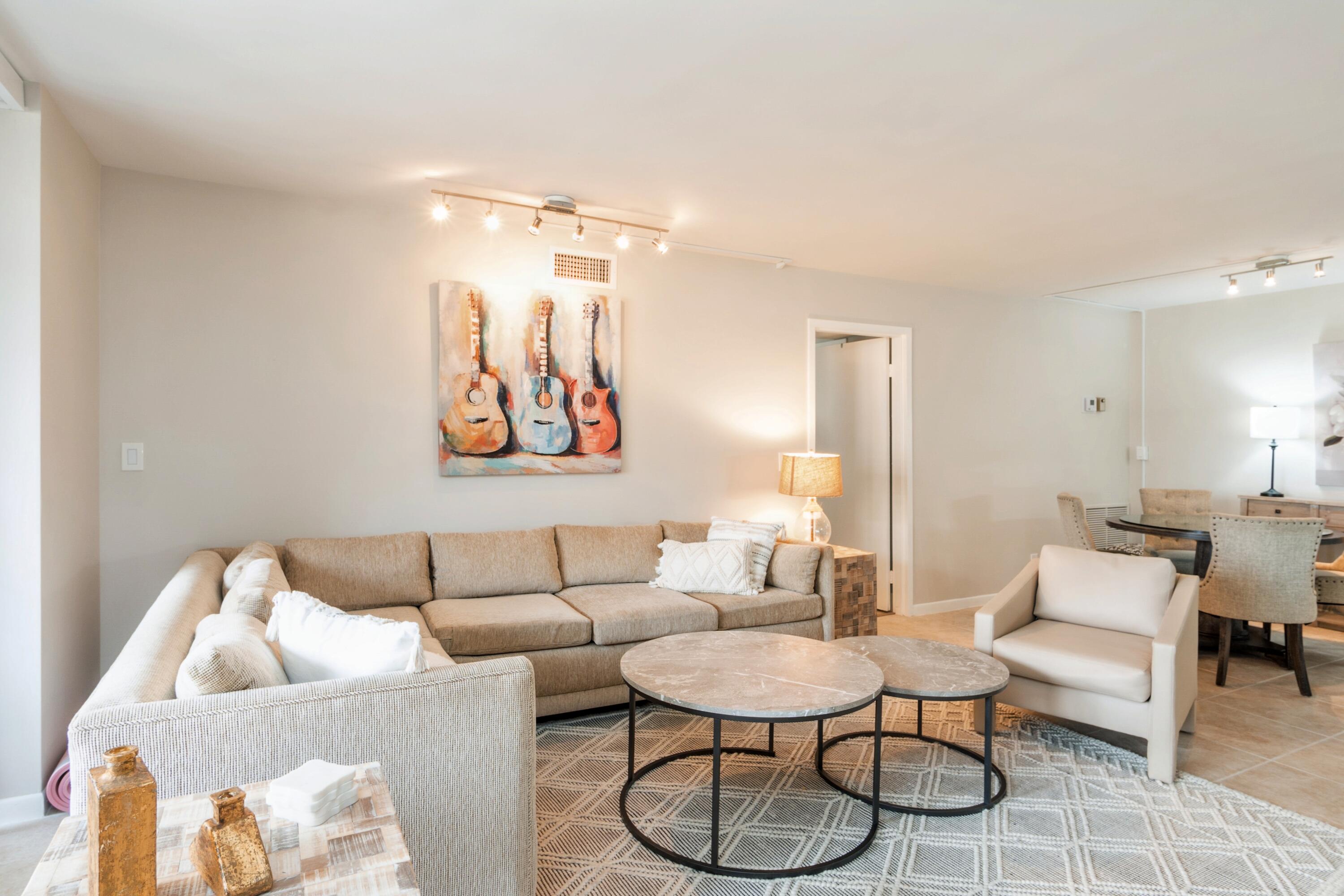 3200 South Ocean Boulevard, Unit B104 Palm Beach, FL 33480 - Photo 3 of 24 05_104B_10002_LivingRoom_HiRes