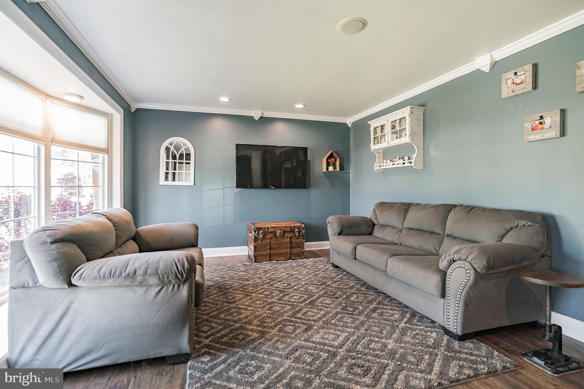 816 Garden Road Warminster, PA 18974 - Photo 9 of 31