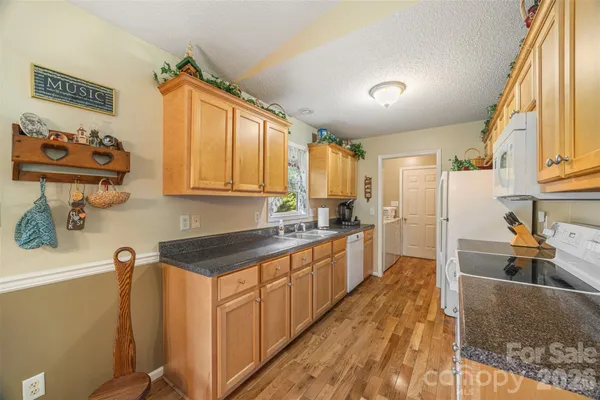 $295,000 | 1254 Heritage Farm Road, Hickory, NC 28601