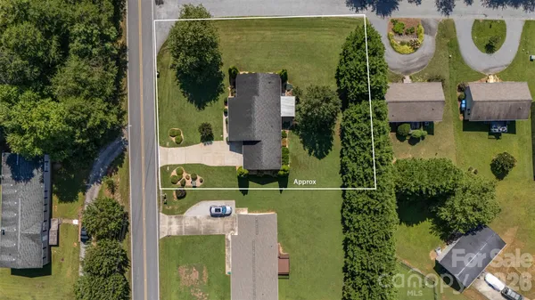 $295,000 | 1254 Heritage Farm Road, Hickory, NC 28601