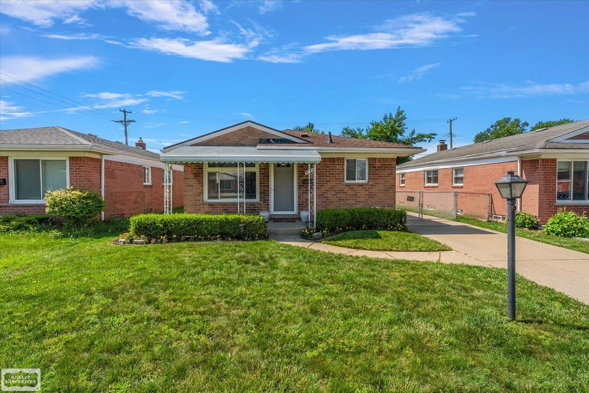 8340 Gerald Avenue Warren, MI 48093 - Photo 2 of 34 Gallery Image 2