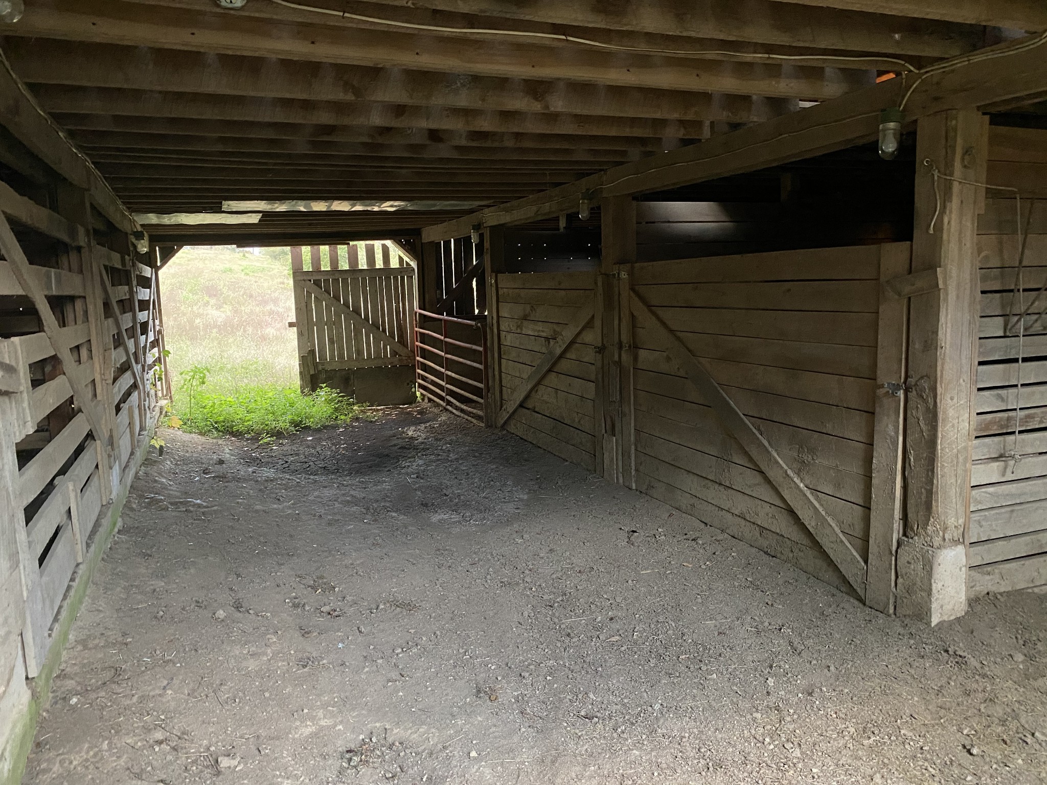1333 County Line Road Watertown, TN 37184 - Photo 17 of 19 a view of an empty room with a garage
