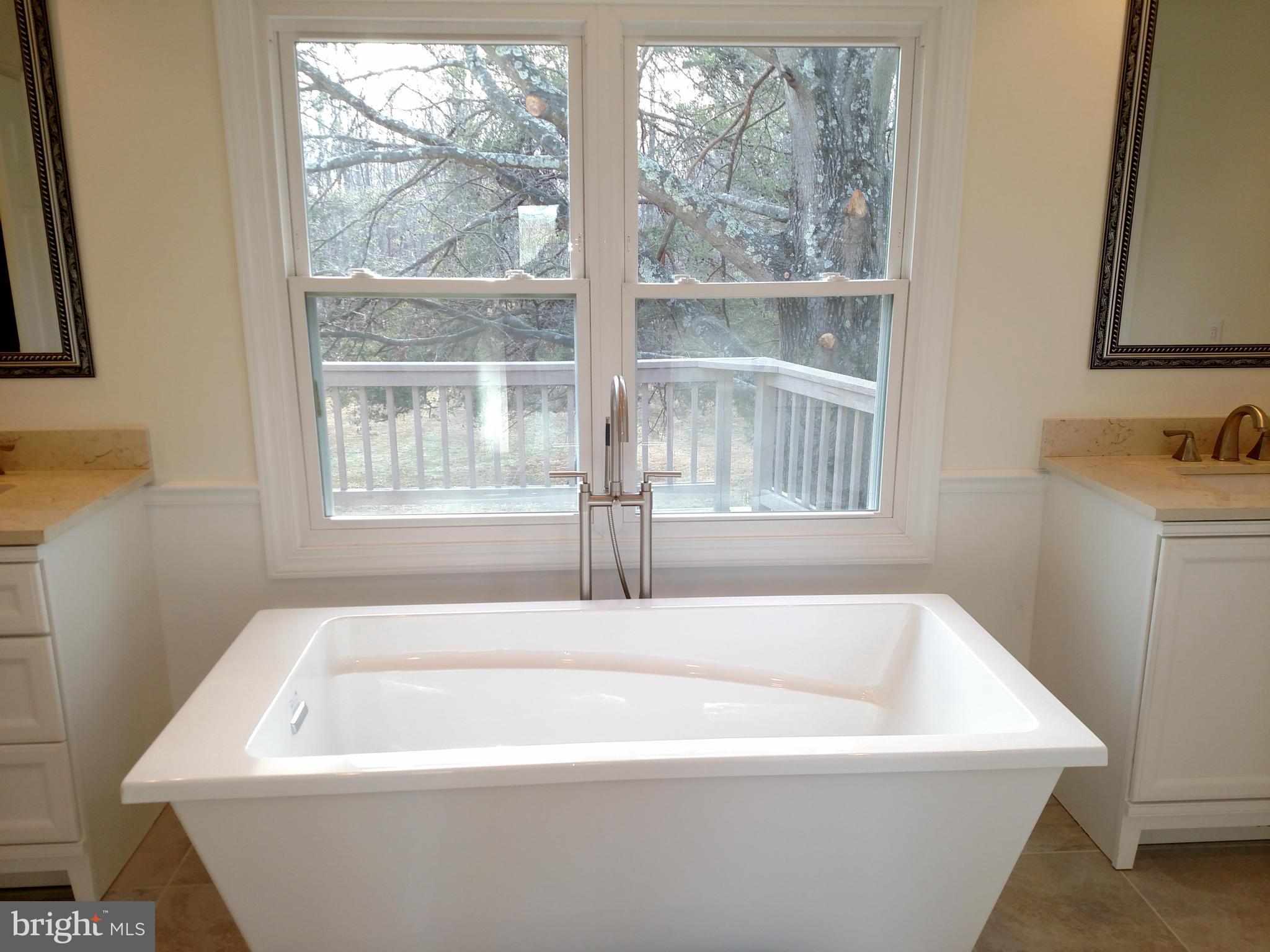 7482 Kennedy Road Nokesville, VA 20181 - Photo 13 of 22 Spa Tub