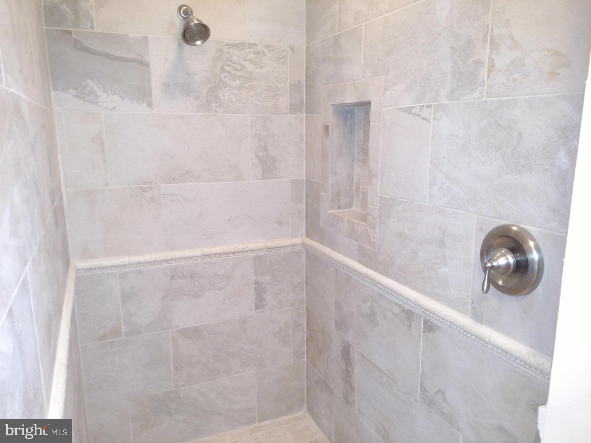 7482 Kennedy Road Nokesville, VA 20181 - Photo 15 of 22 Large Open Shower