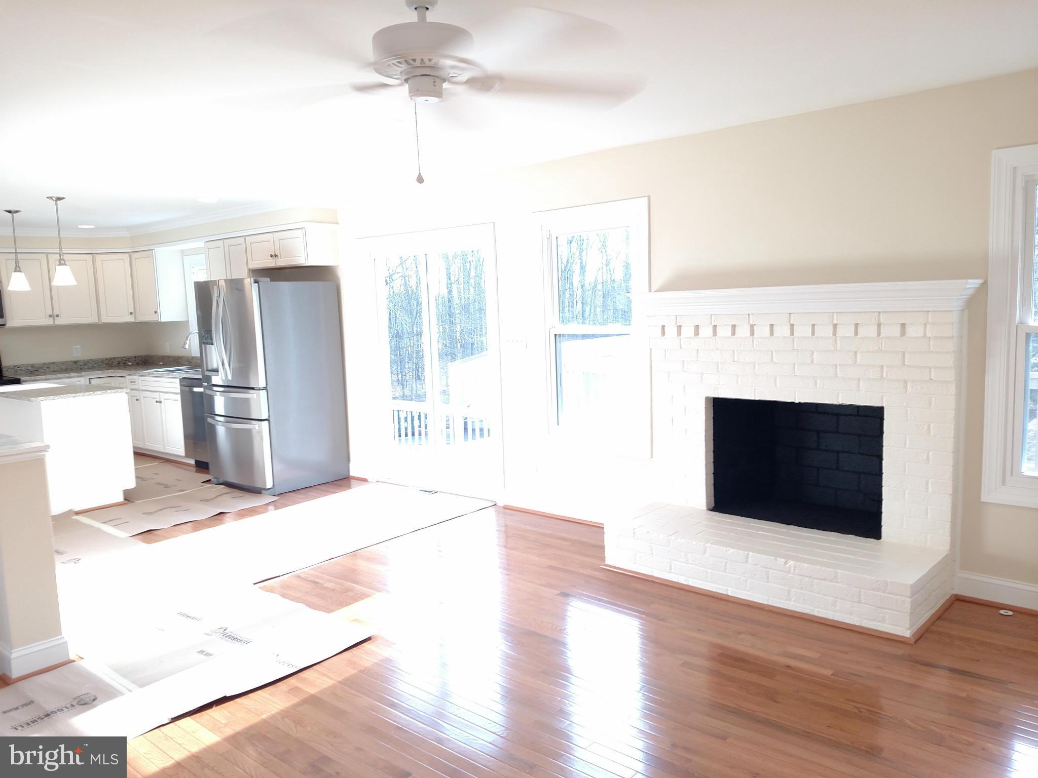 7482 Kennedy Road Nokesville, VA 20181 - Photo 4 of 22 Living Room