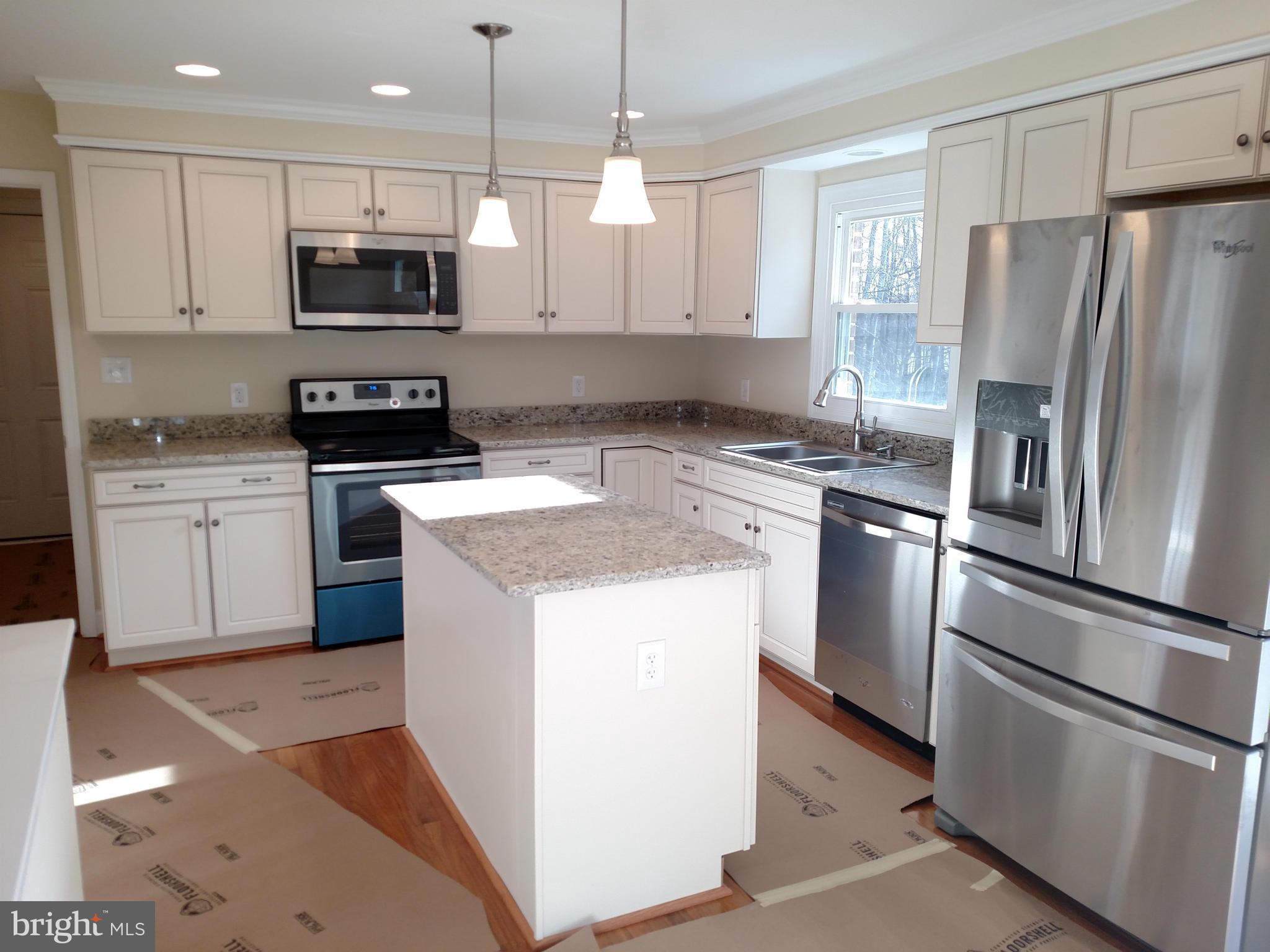 7482 Kennedy Road Nokesville, VA 20181 - Photo 5 of 22 Kitchen