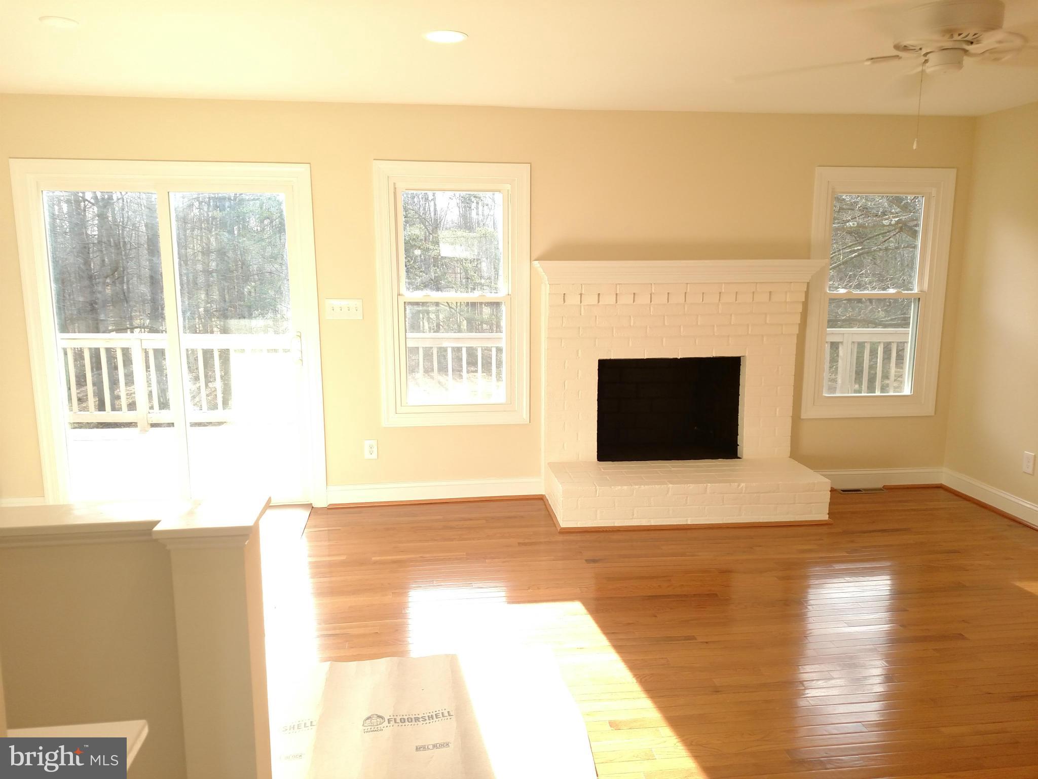 7482 Kennedy Road Nokesville, VA 20181 - Photo 9 of 22 Living Room