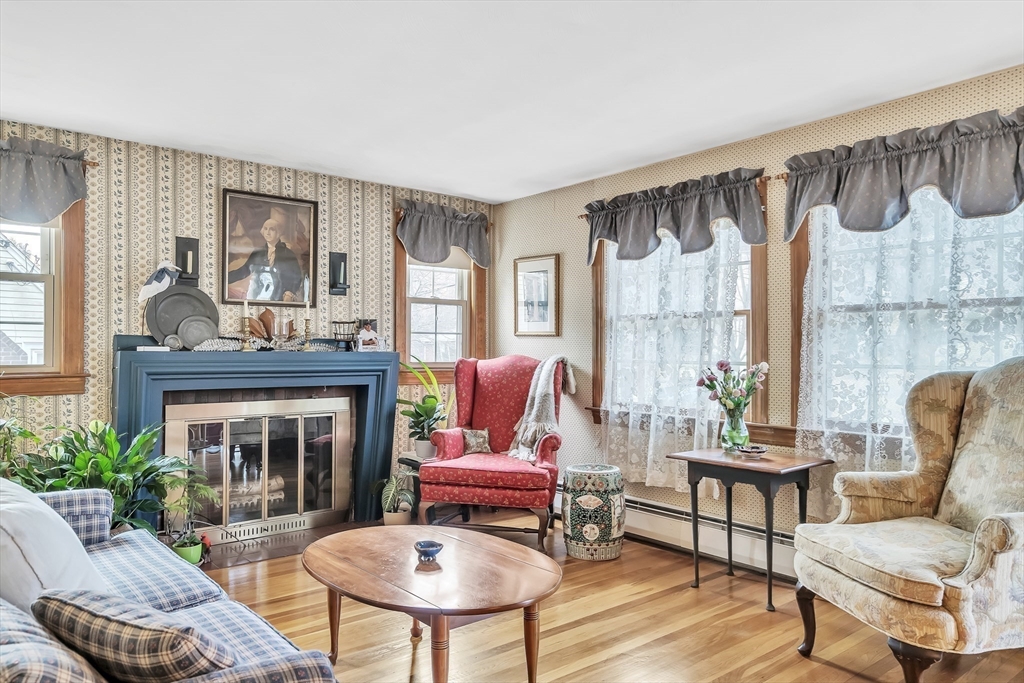 63 Jennings Road Waltham, MA 02451 - Photo 4 of 31 Gallery Image 4