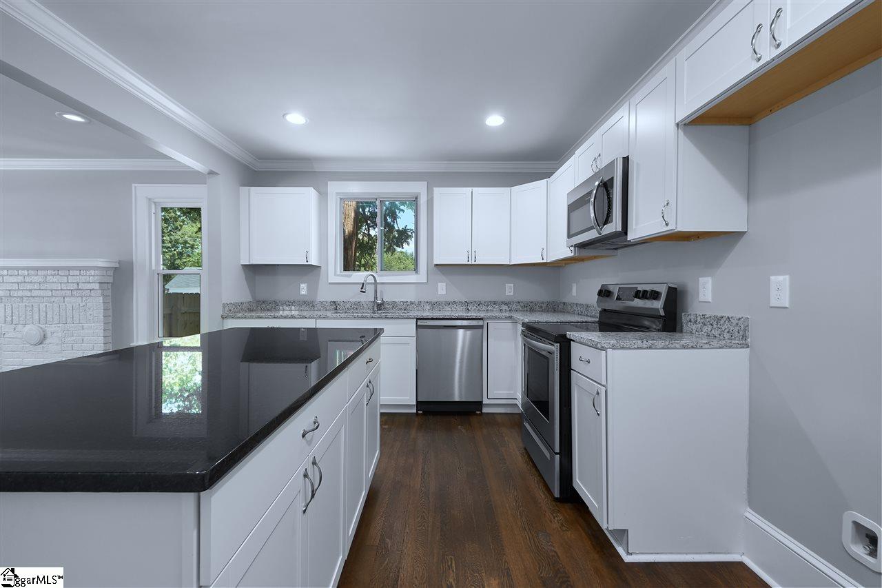 100 Arlington Road Greer, SC 29651 - Photo 8 of 31 Gallery Image 8