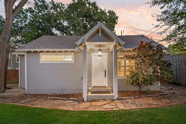 $819,999 | 5630 Willis Avenue, Dallas, TX 75206