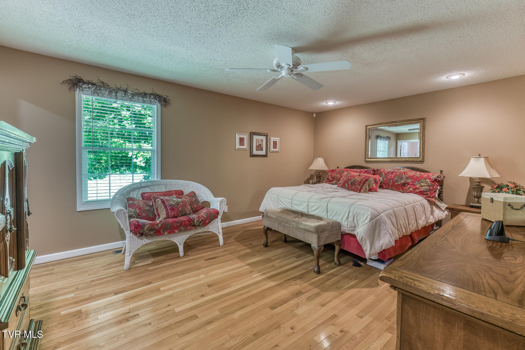350-356 Poplar Ridge Road Piney Flats, TN 37686 - Photo 32 of 101 356 Poplar Ridge Rd - Main-31