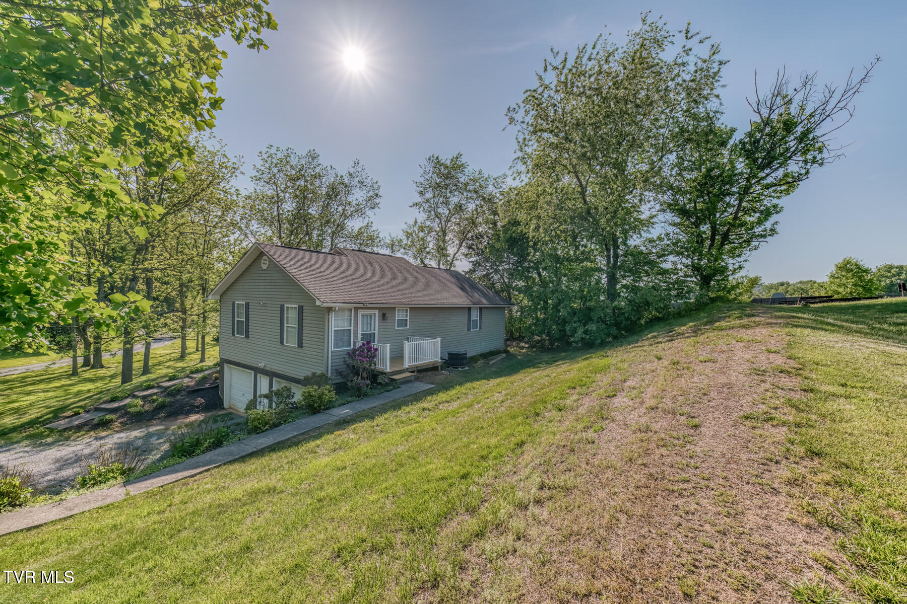 350-356 Poplar Ridge Road Piney Flats, TN 37686 - Photo 91 of 101 356 Poplar Ridge Rd - Rental-32