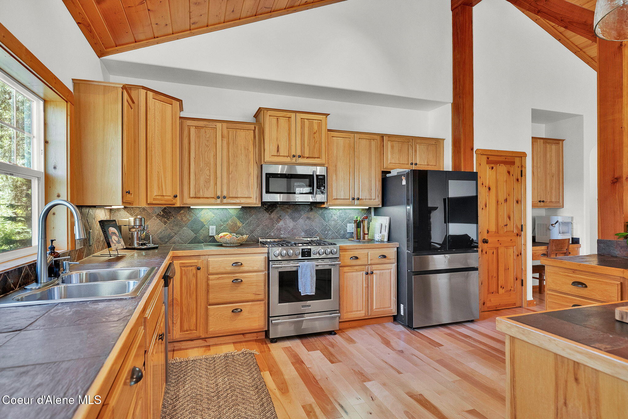 316 Brisboys Road Sagle, ID 83860 - Photo 17 of 77 Kitchen