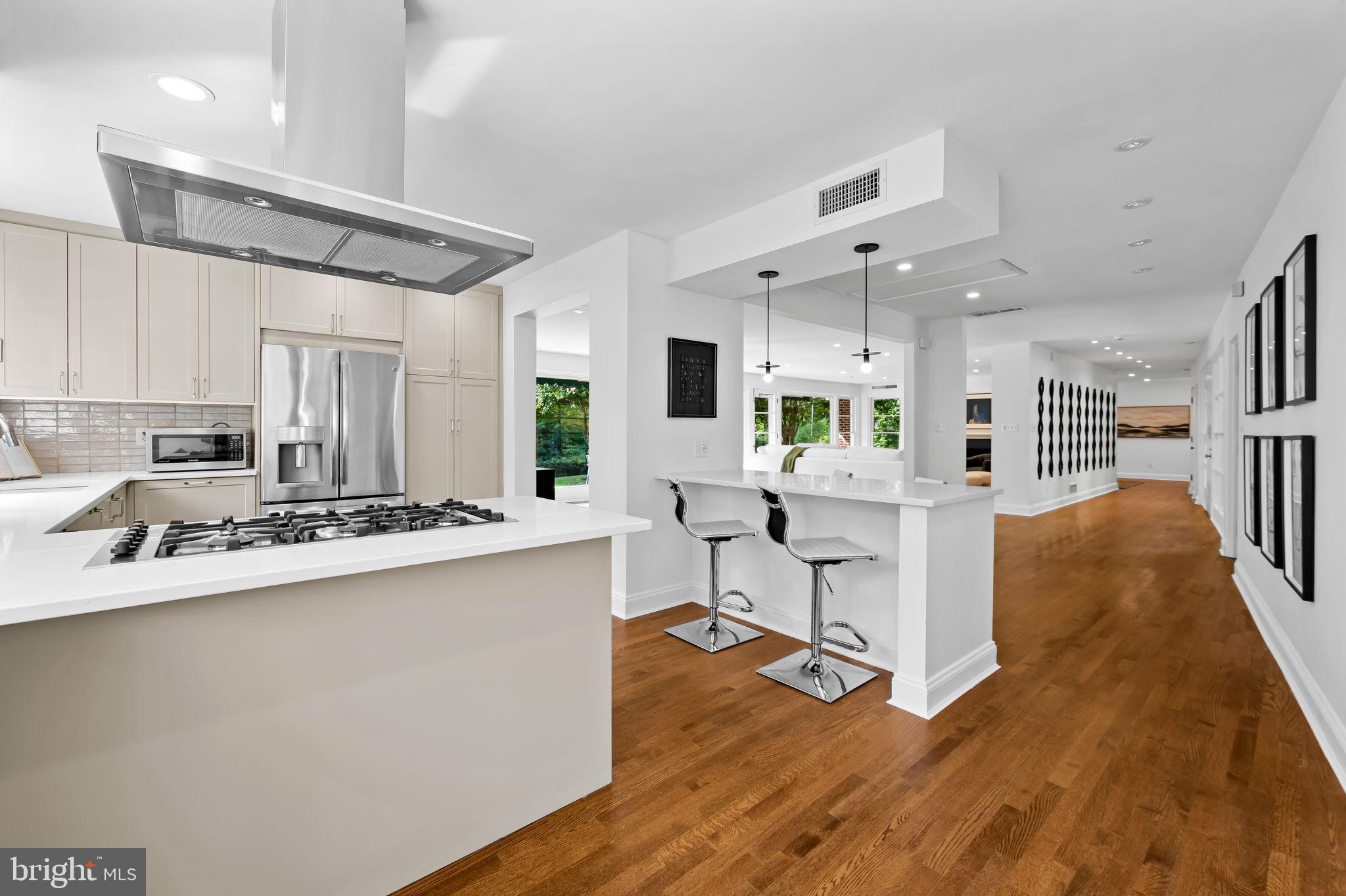 98 Cotswold Road Baltimore, MD 21210 - Photo 16 of 58 Beautiful Angles and Sightlines