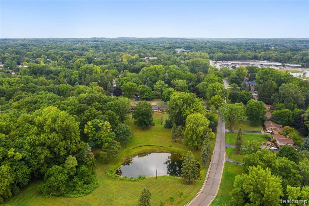 225 Orchardale Drive Rochester Hills, MI 48309 - Photo 10 of 34