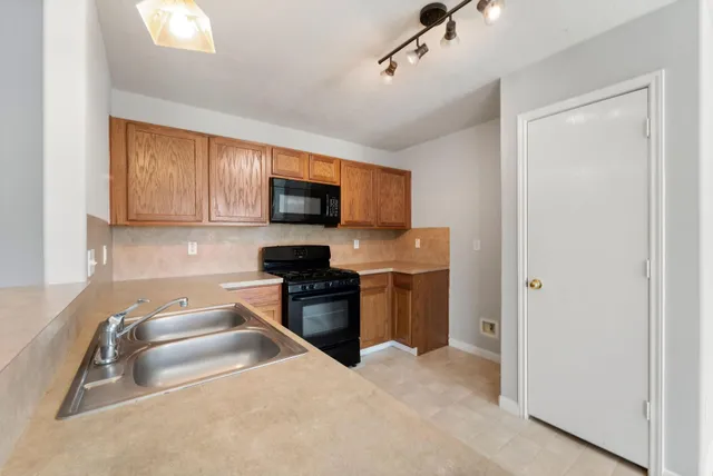 $1,900 | 2530 Fox River Lane, Spring, TX 77386