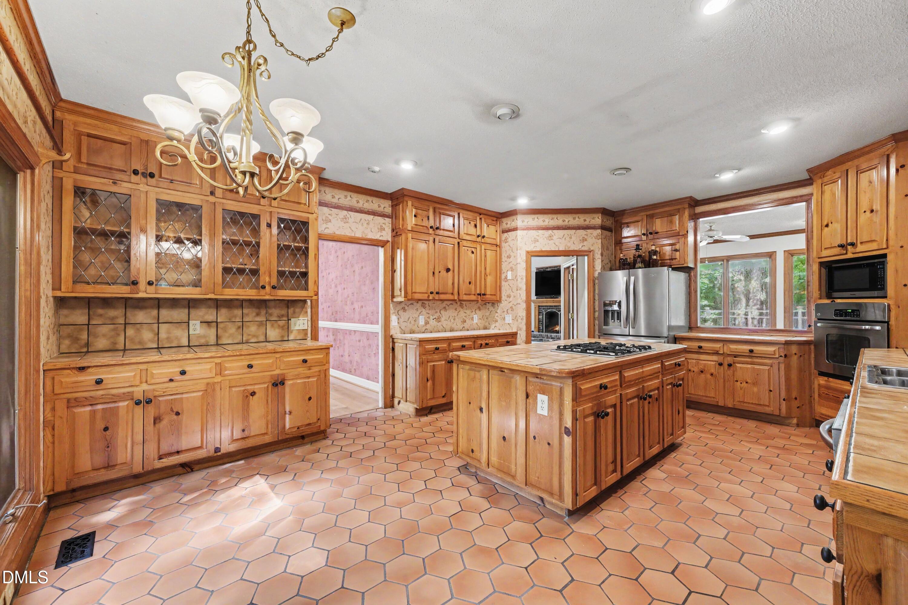 9921 Waterview Road Raleigh, NC 27615 - Photo 9 of 38 Kitchen
