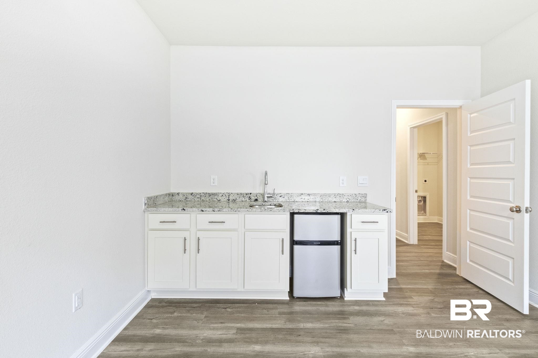 11303 Genuine Risk Circle Daphne, AL 36526 - Photo 48 of 100 Extra suite has plenty of options for storage