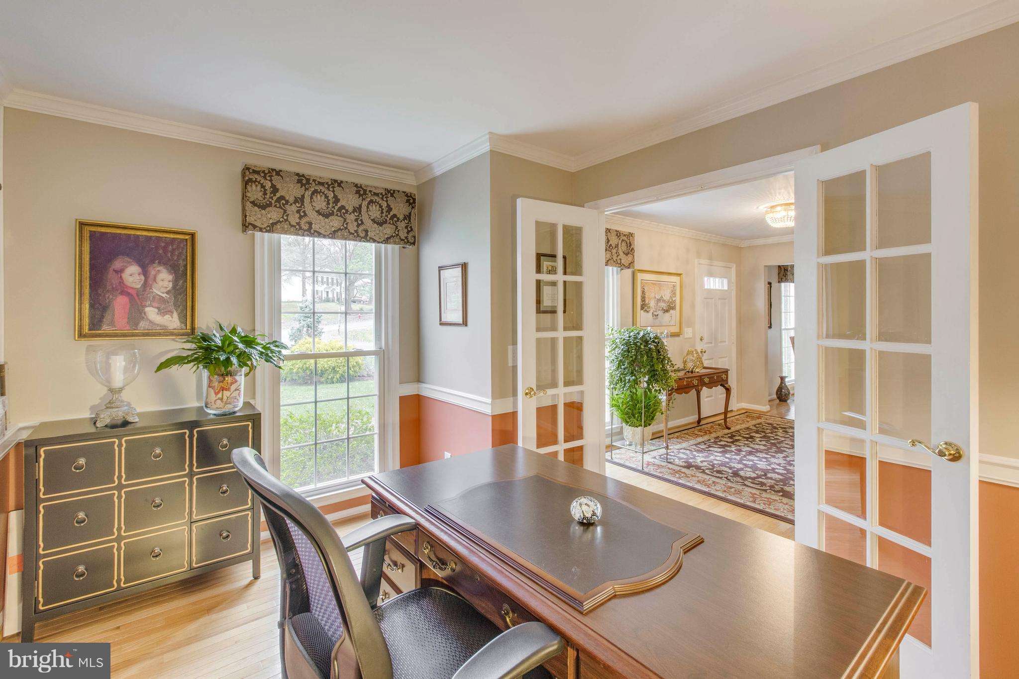 145 Peyton Road Sterling, VA 20165 - Photo 11 of 54 1st floor study