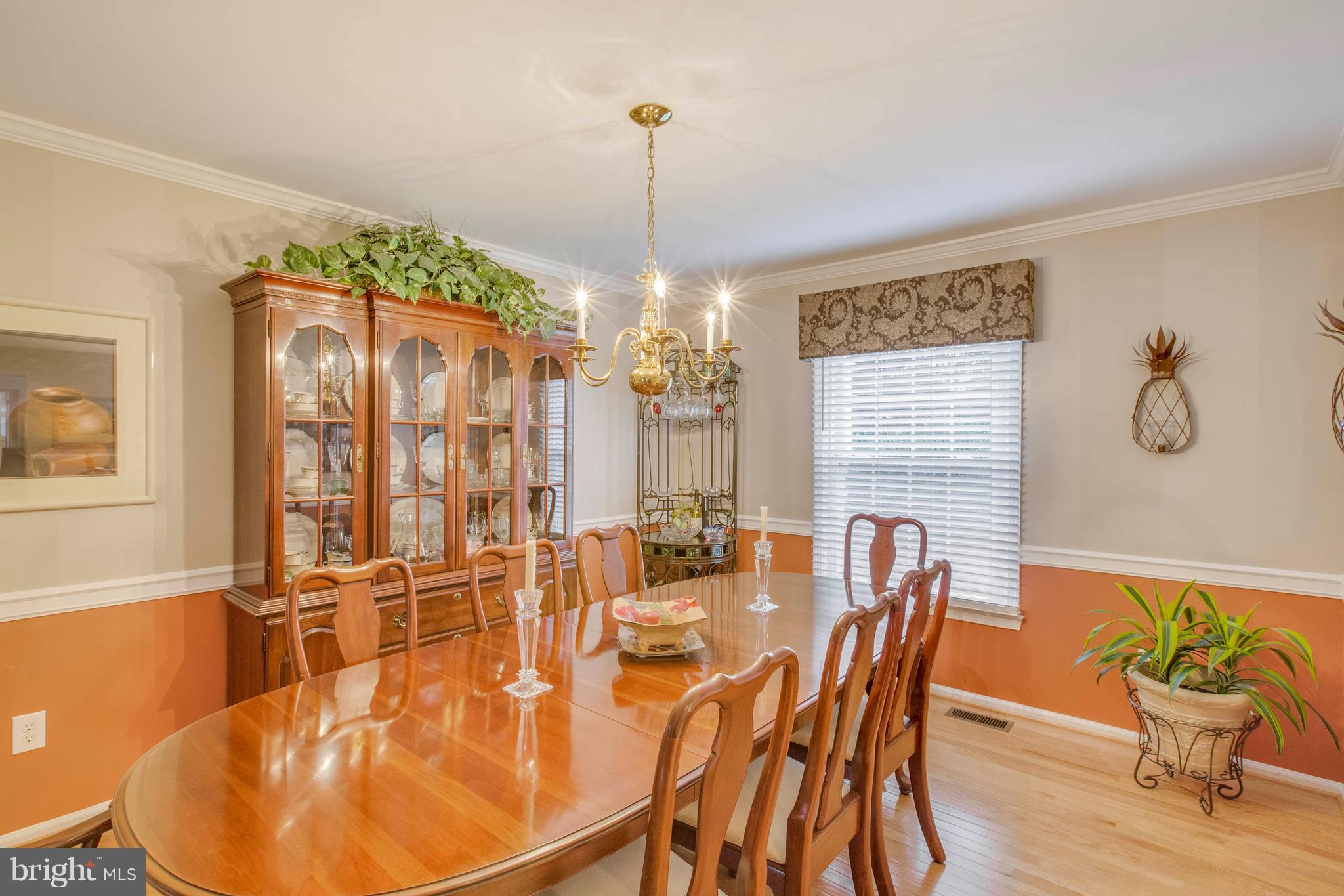 145 Peyton Road Sterling, VA 20165 - Photo 13 of 54 Dining room