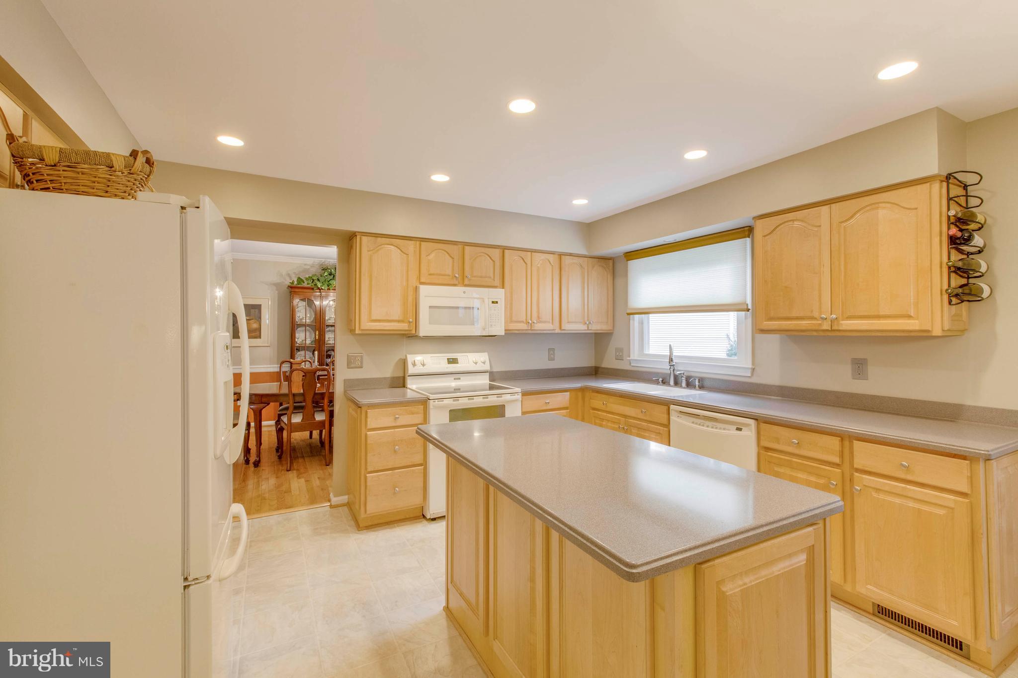 145 Peyton Road Sterling, VA 20165 - Photo 16 of 54 Kitchen