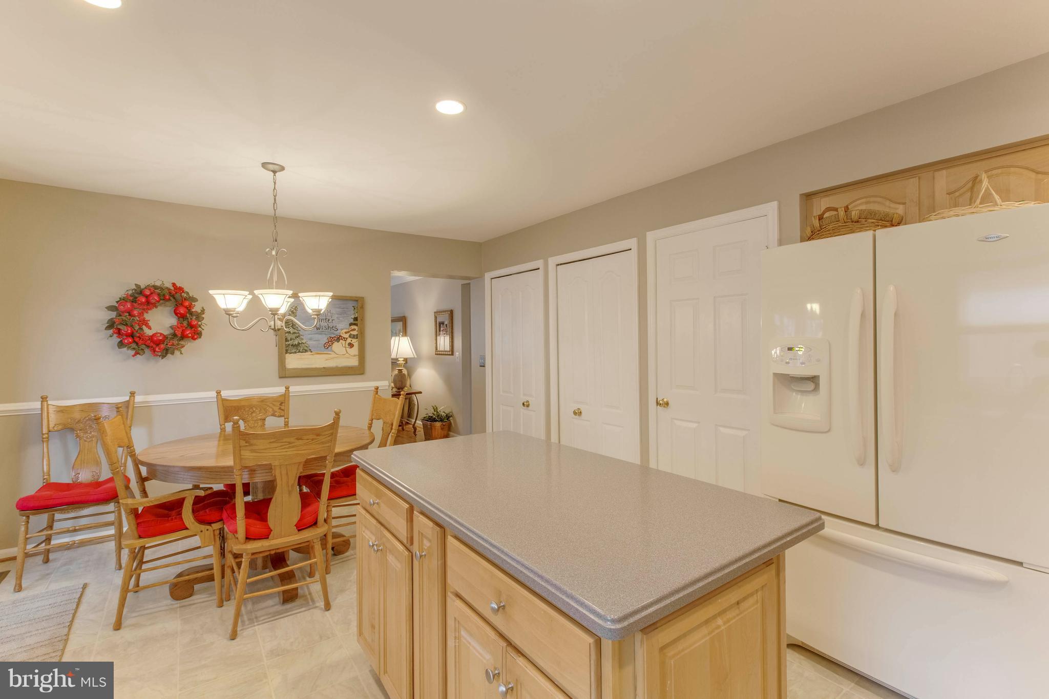 145 Peyton Road Sterling, VA 20165 - Photo 19 of 54 Kitchen overlooking breakfast area