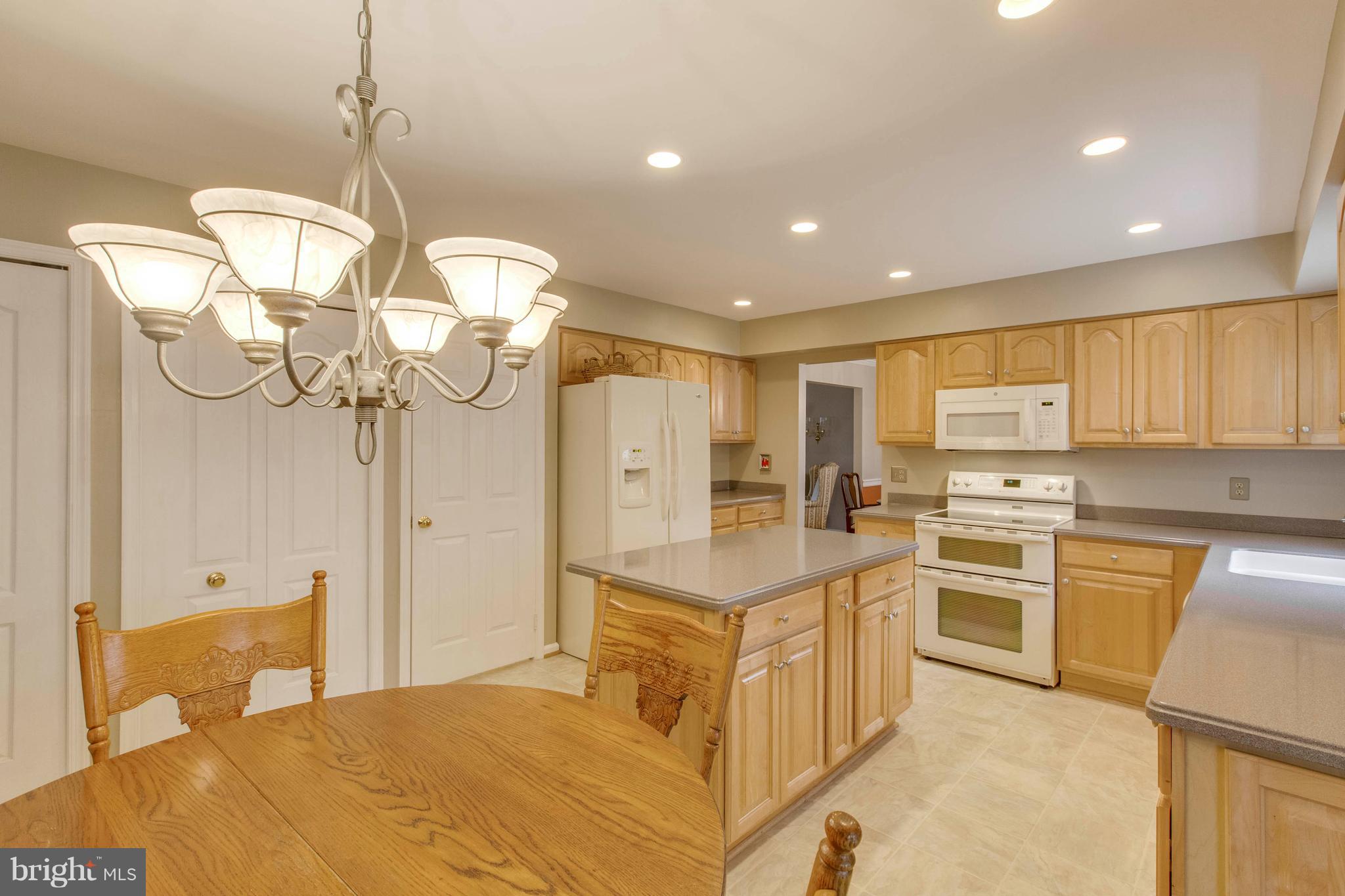 145 Peyton Road Sterling, VA 20165 - Photo 20 of 54 Kitchen