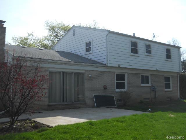 17557 Wayne Road Livonia, MI 48152 - Photo 5 of 20 back of house - Copy.jpg