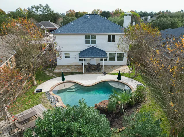 a front view of a house with garage