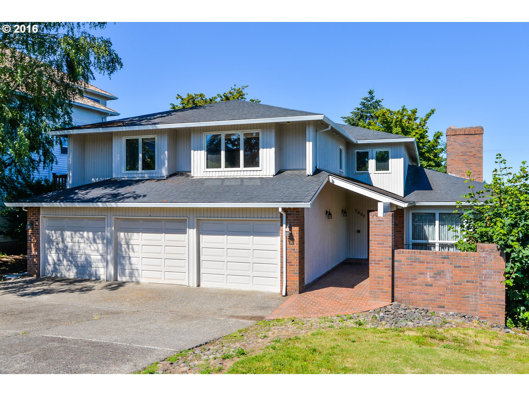 7653 Southwest 195th Place Beaverton, OR 97007 - Photo 1 of 32 Gallery Image 1