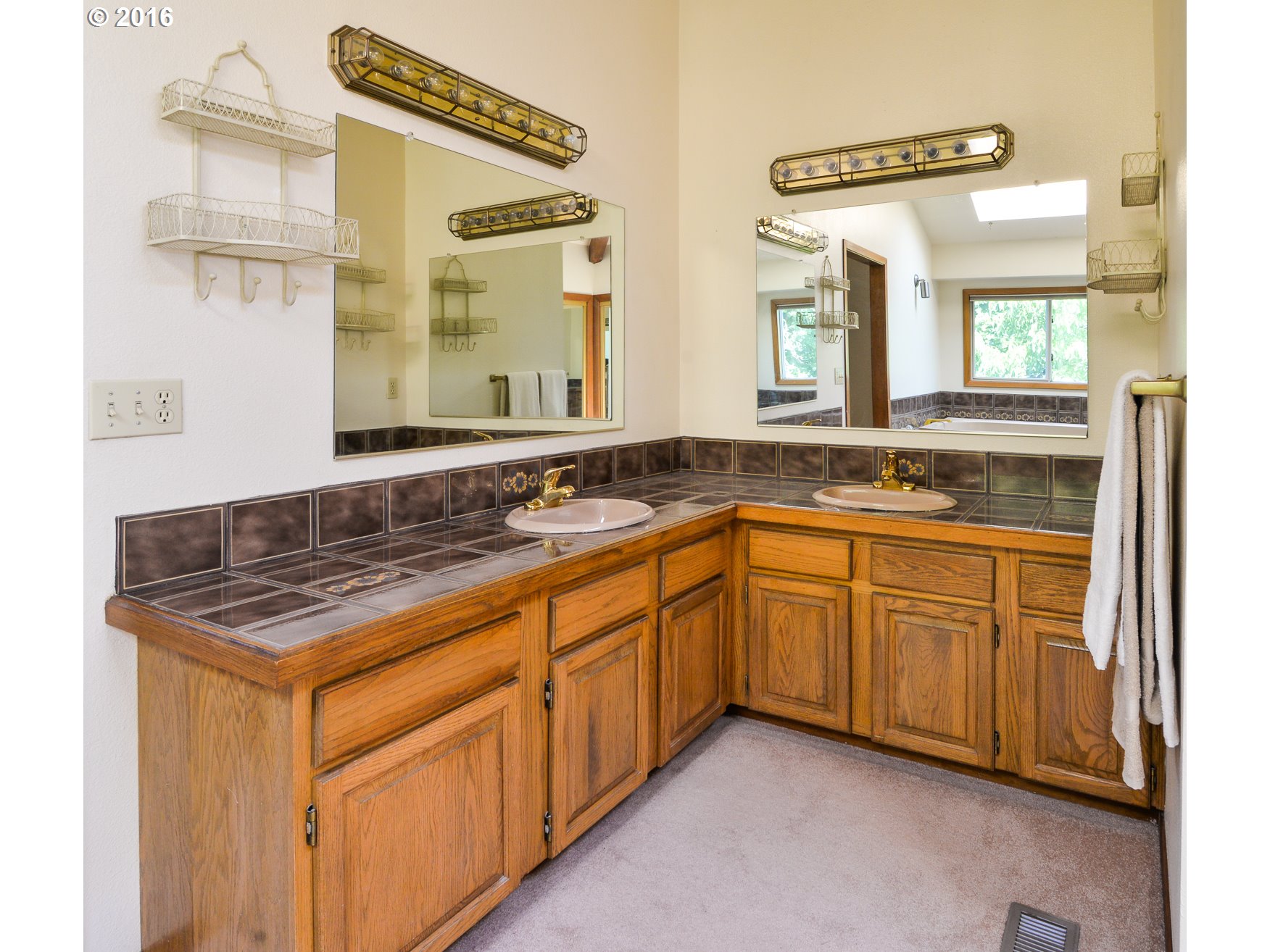 7653 Southwest 195th Place Beaverton, OR 97007 - Photo 18 of 32 Gallery Image 18