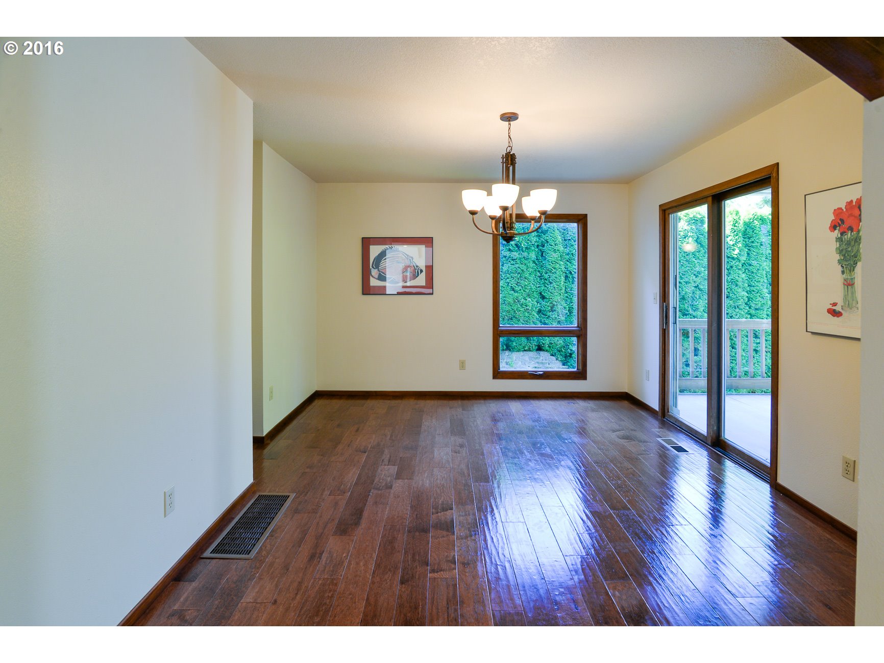 7653 Southwest 195th Place Beaverton, OR 97007 - Photo 5 of 32 Gallery Image 5