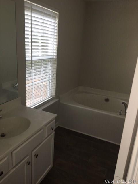 3433 Nevin Brook Road Charlotte, NC 28269 - Photo 2 of 16 Gallery Image 2