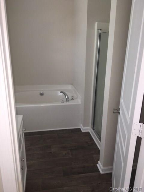 3433 Nevin Brook Road Charlotte, NC 28269 - Photo 3 of 16 Gallery Image 3