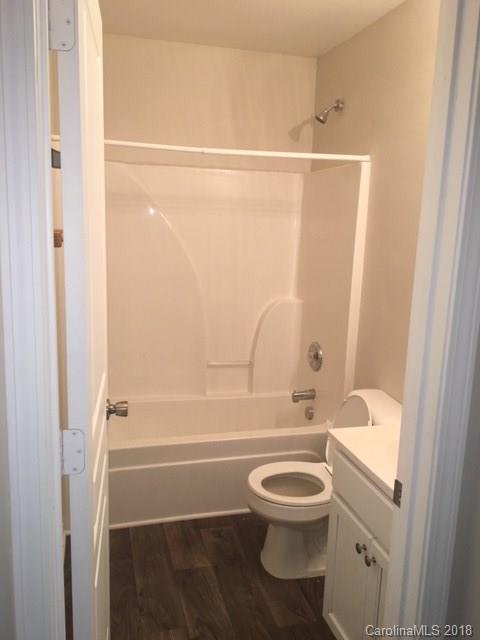 3433 Nevin Brook Road Charlotte, NC 28269 - Photo 5 of 16 Gallery Image 5