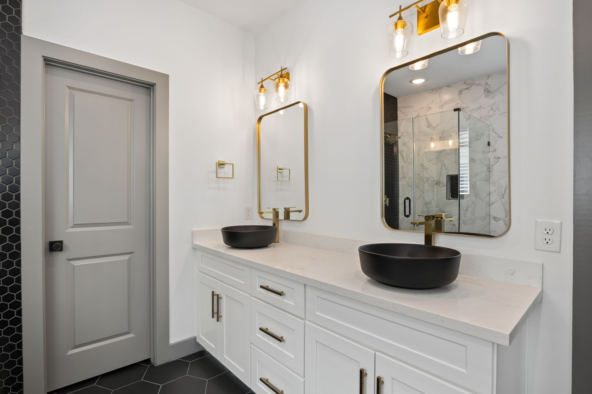 731 East 40th Street Houston, TX 77022 - Photo 18 of 28