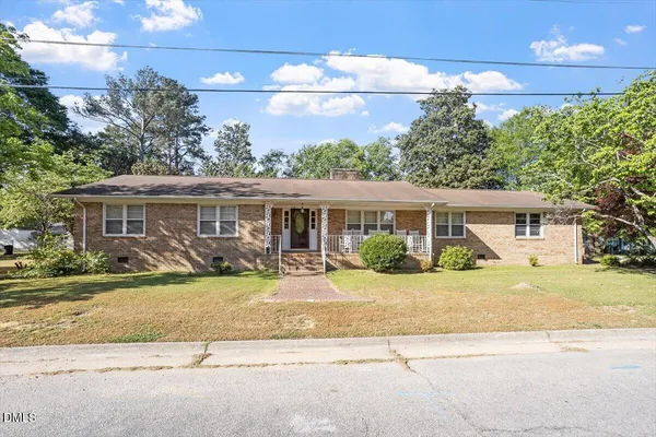 $260,000 | 700 East Harnett Street, Dunn, NC 28334