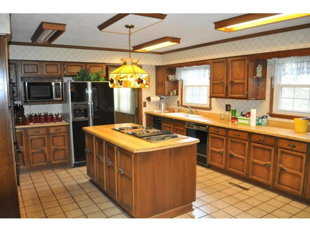 5511 Paramont Road Wise, VA 24293 - Photo 8 of 14 Gourmet Kitchen