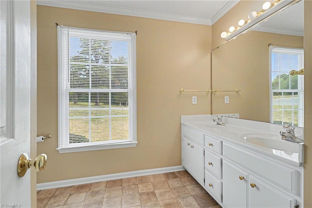 116 Moore Street Graham, NC 27253 - Photo 12 of 28