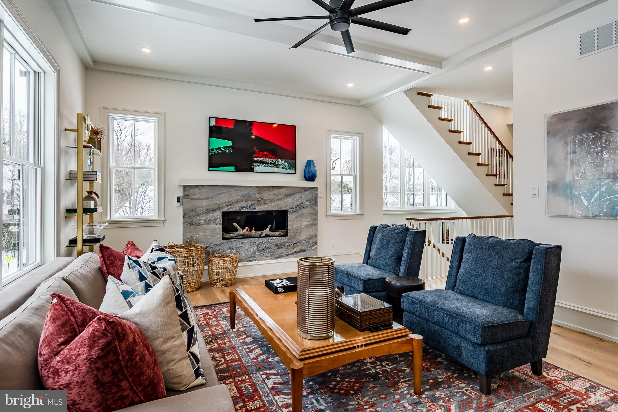 427 Maplewood Avenue Wayne, PA 19087 - Photo 11 of 27 Spacious Living Room