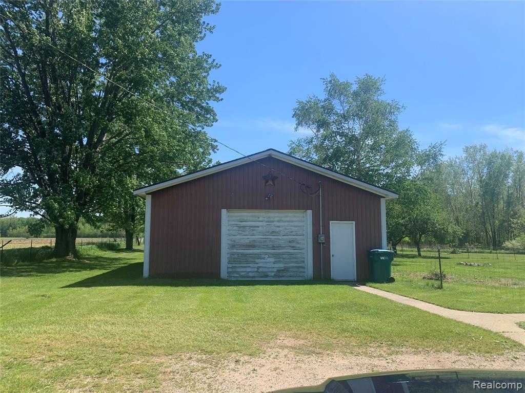 3494 Castle Road North Branch, MI 48461 - Photo 2 of 22