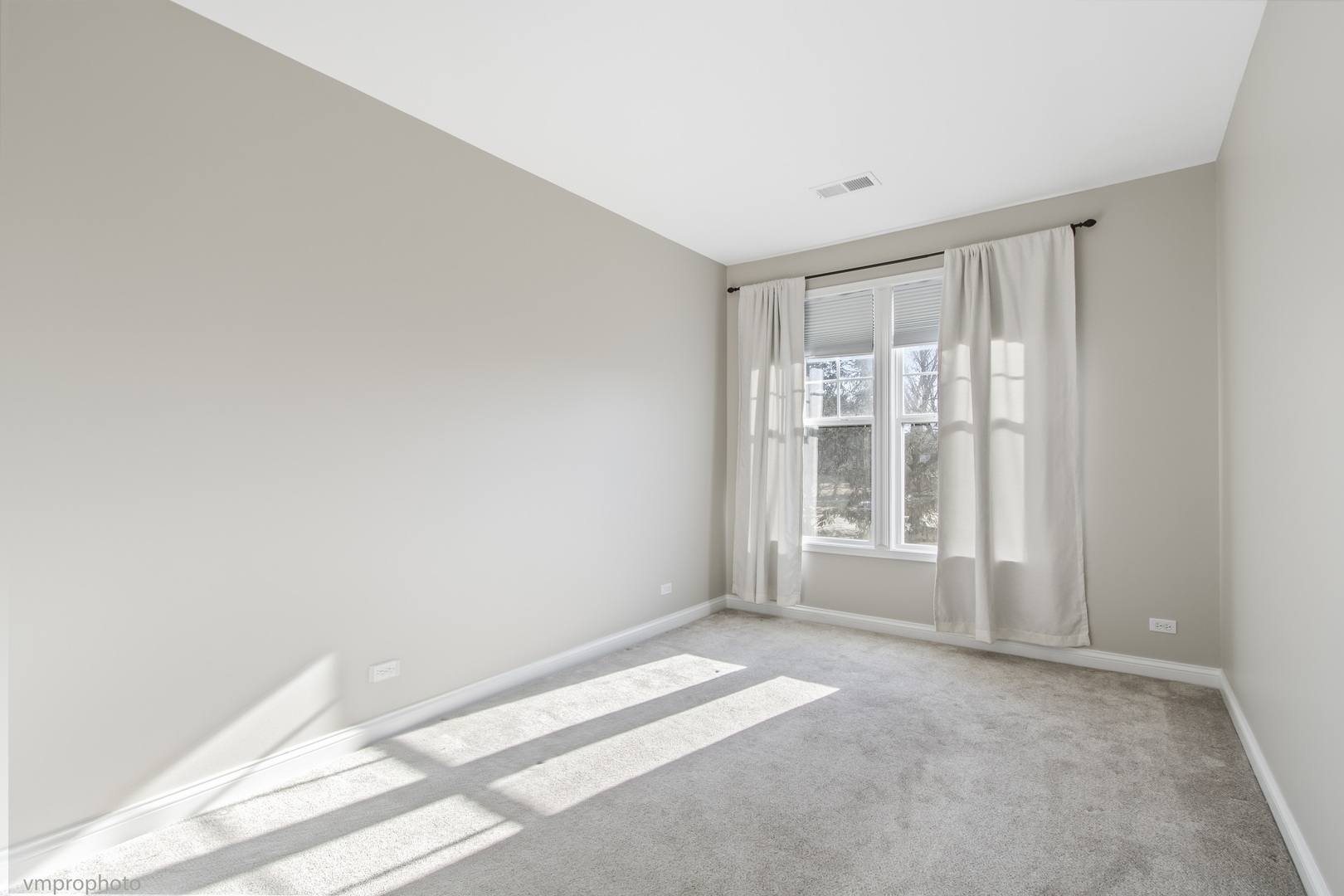 360 Promontory Lane, Unit D Wauconda, IL 60084 - Photo 19 of 34