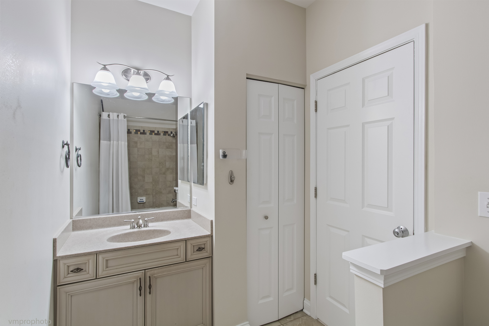 360 Promontory Lane, Unit D Wauconda, IL 60084 - Photo 20 of 34