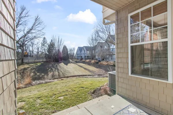 $380,000 | 360 Promontory Lane, Unit D, Wauconda, IL 60084
