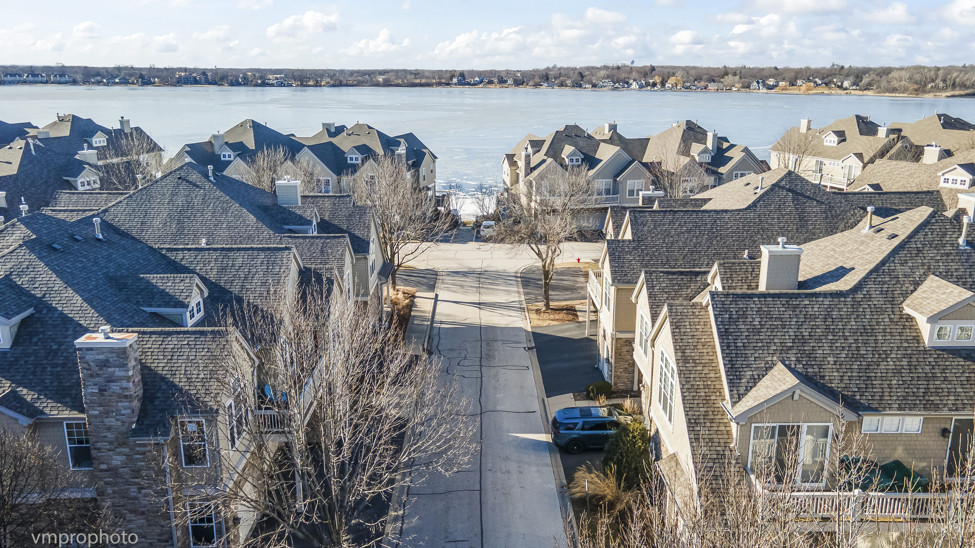 360 Promontory Lane, Unit D Wauconda, IL 60084 - Photo 3 of 34