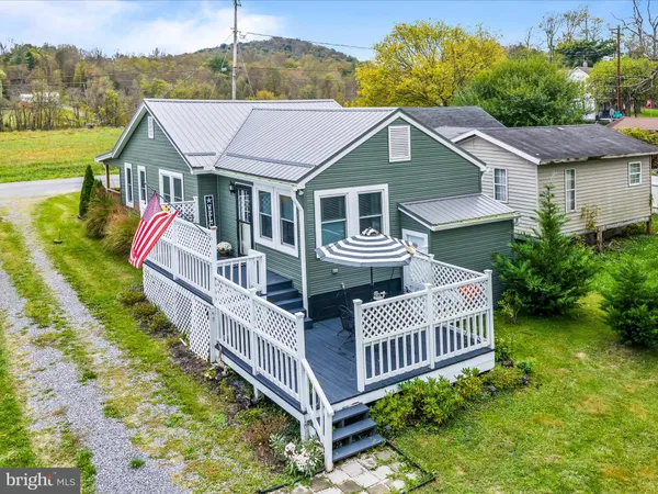 $220,000 | 503 Hammond Street, Great Cacapon, WV 25422
